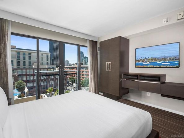 207 5th 739, San Diego CA 92101