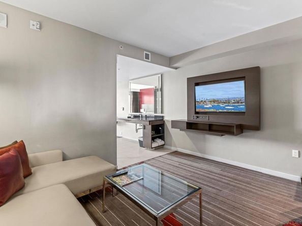 207 5th 739, San Diego CA 92101