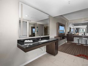 207 5th 739, San Diego CA 92101