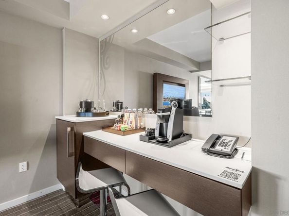 207 5th 739, San Diego CA 92101