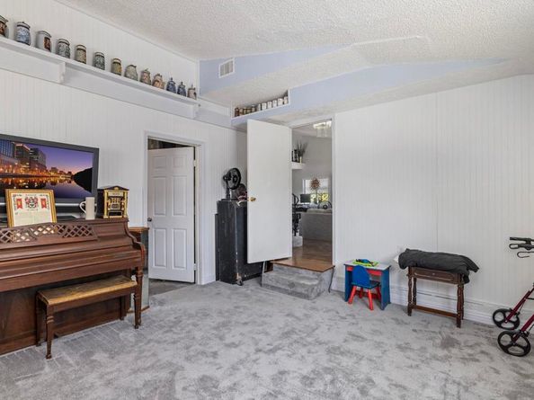 5360 Burford, San Diego CA 92111