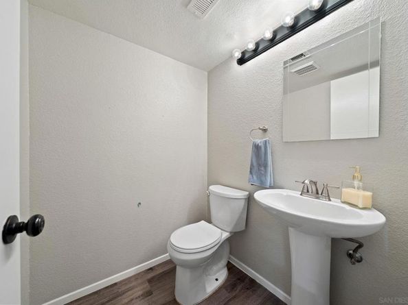 9560 Frank Way, Santee CA 92071