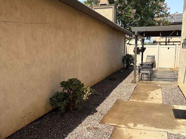9560 Frank Way, Santee CA 92071