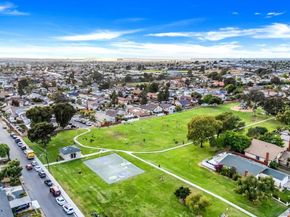 9560 Frank Way, Santee CA 92071
