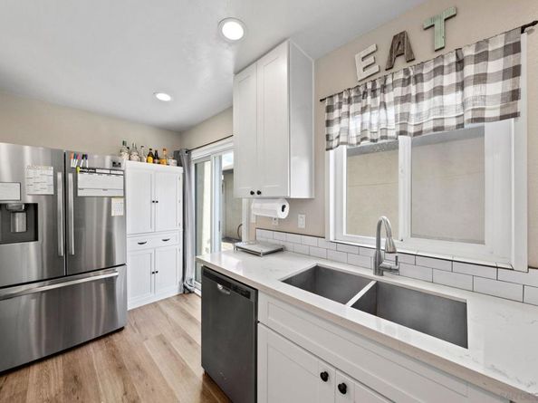 9560 Frank Way, Santee CA 92071