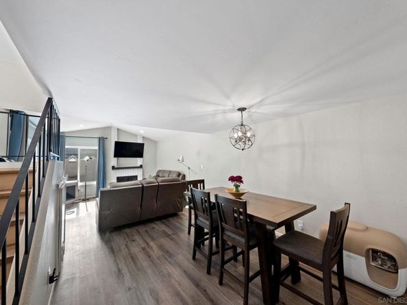 9560 Frank Way, Santee CA 92071