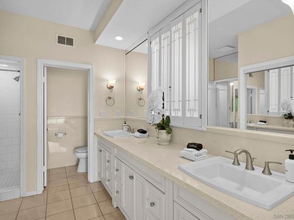 8390 Prestwick Dr, La Jolla CA 92037