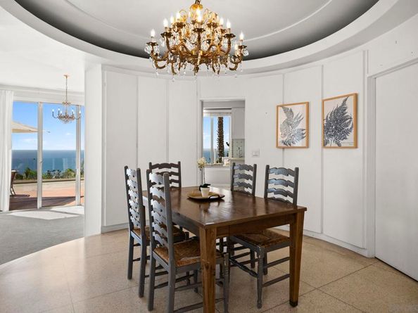 8390 Prestwick Dr, La Jolla CA 92037