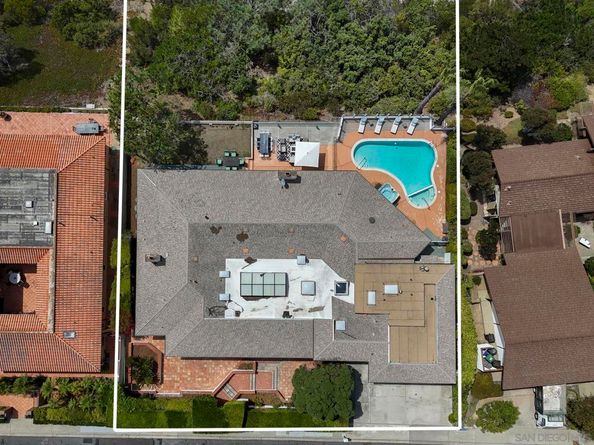 8390 Prestwick Dr, La Jolla CA 92037