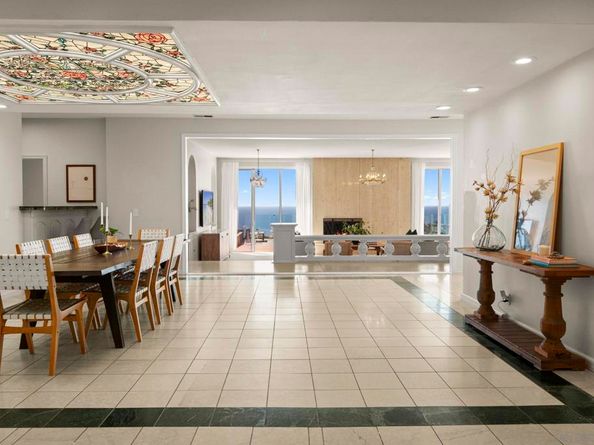 8390 Prestwick Dr, La Jolla CA 92037