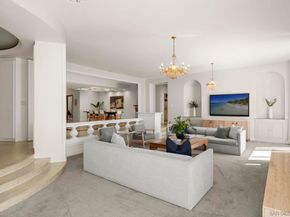 8390 Prestwick Dr, La Jolla CA 92037