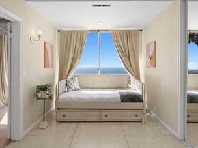 8390 Prestwick Dr, La Jolla CA 92037