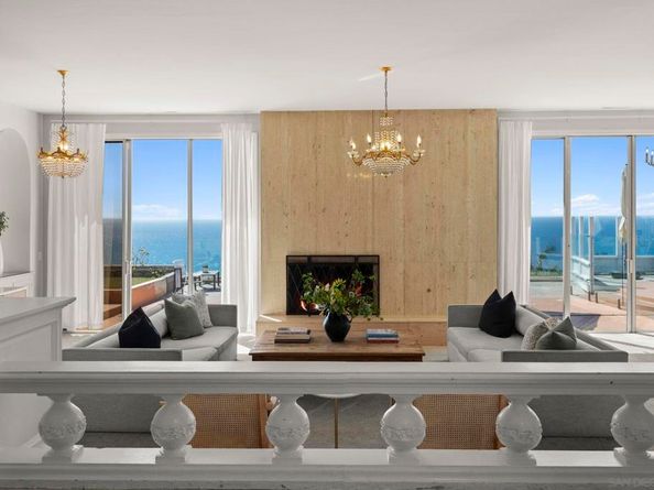 8390 Prestwick Dr, La Jolla CA 92037