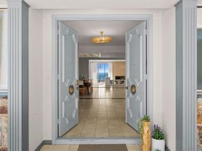 8390 Prestwick Dr, La Jolla CA 92037