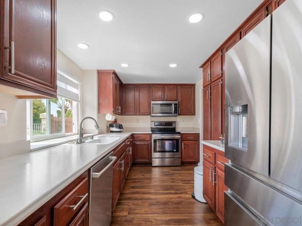 3227 San Tomas Dr, Oceanside CA 92056