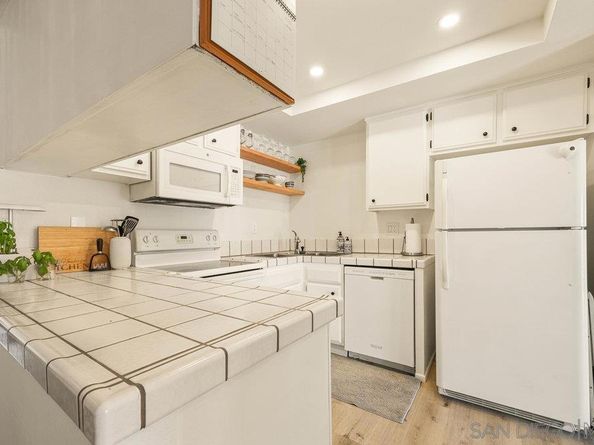 6140 Calle Mariselda 102, San Diego CA 92124