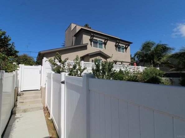 2114 Felspar St, San Diego CA 92109