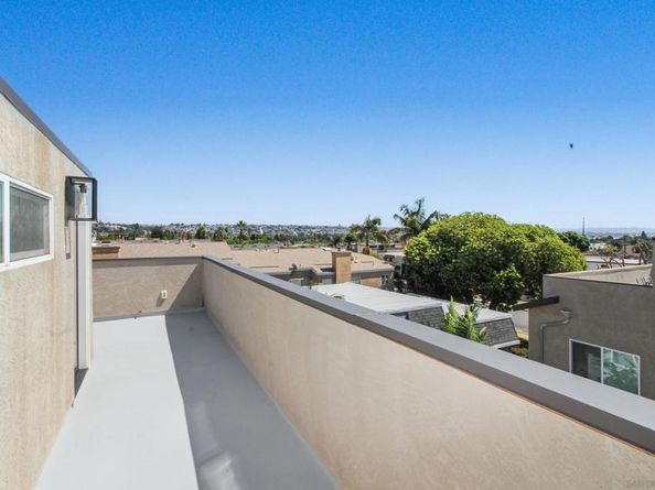 2114 Felspar St, San Diego CA 92109