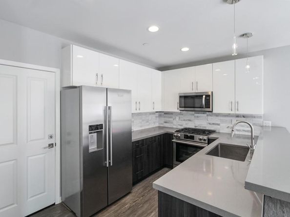 2114 Felspar St, San Diego CA 92109