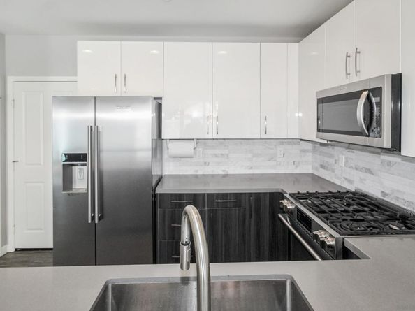 2114 Felspar St, San Diego CA 92109