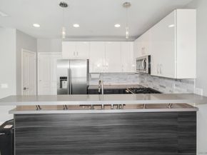 2114 Felspar St, San Diego CA 92109