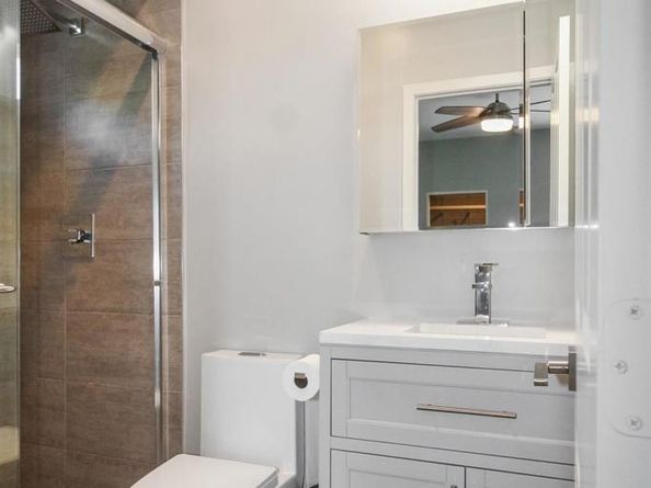 2114 Felspar St, San Diego CA 92109
