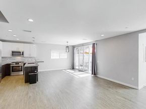 2114 Felspar St, San Diego CA 92109