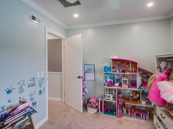 11385 Paseo Albacete, San Diego CA 92129