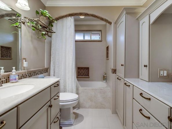 11385 Paseo Albacete, San Diego CA 92129
