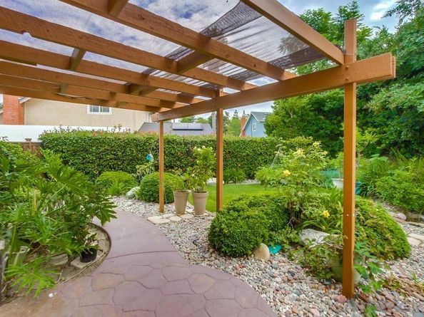 11385 Paseo Albacete, San Diego CA 92129