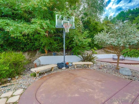 11385 Paseo Albacete, San Diego CA 92129