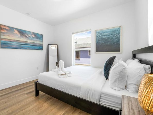 1817 19 Sunset Cliffs Blvd, San Diego CA 92107