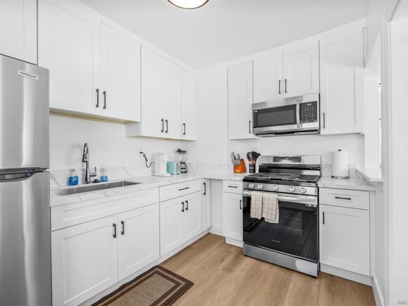 1817 19 Sunset Cliffs Blvd, San Diego CA 92107