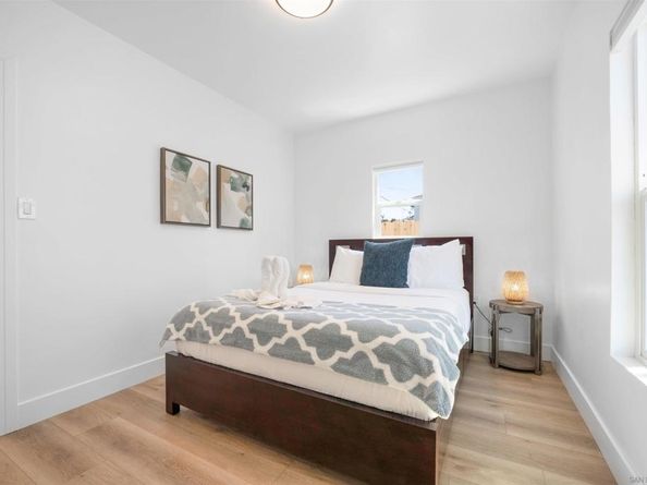 1817 19 Sunset Cliffs Blvd, San Diego CA 92107