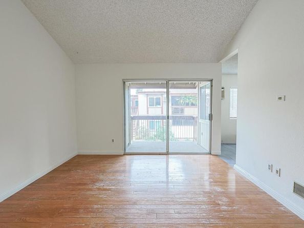 5432 Adobe Falls Rd 12, San Diego CA 92120