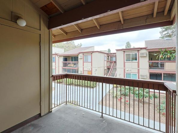 5432 Adobe Falls Rd 12, San Diego CA 92120