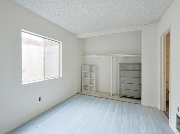 5432 Adobe Falls Rd 12, San Diego CA 92120