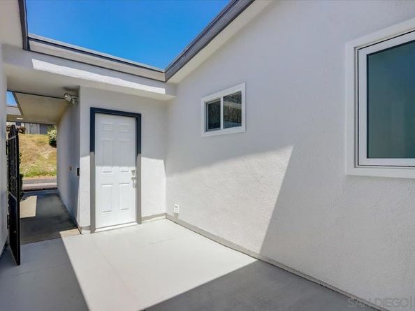 3808 Vista Campana S 38, Oceanside CA 92057