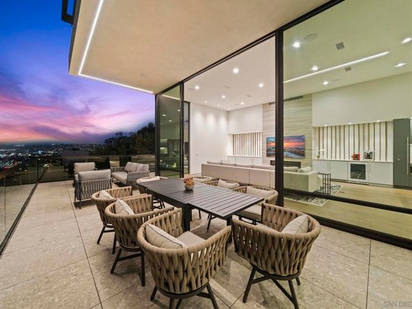 2035 Evergreen, San Diego CA 92106