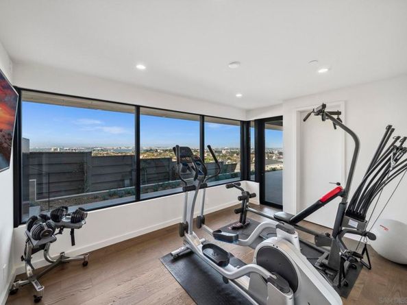 2035 Evergreen, San Diego CA 92106