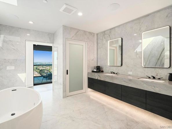 2035 Evergreen, San Diego CA 92106