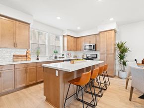 414 Carina Gln, Escondido CA 92025