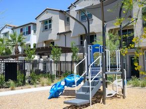 414 Carina Gln, Escondido CA 92025
