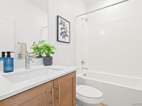 414 Carina Gln, Escondido CA 92025