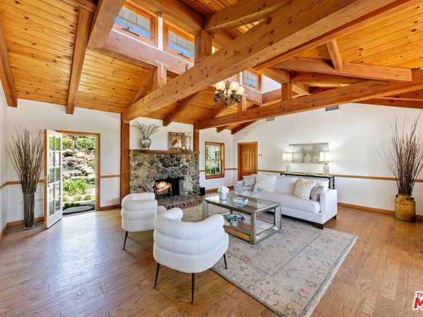33269 Mulholland Highway, Malibu CA 90265