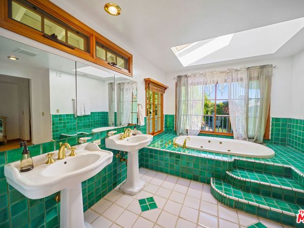 33269 Mulholland Highway, Malibu CA 90265