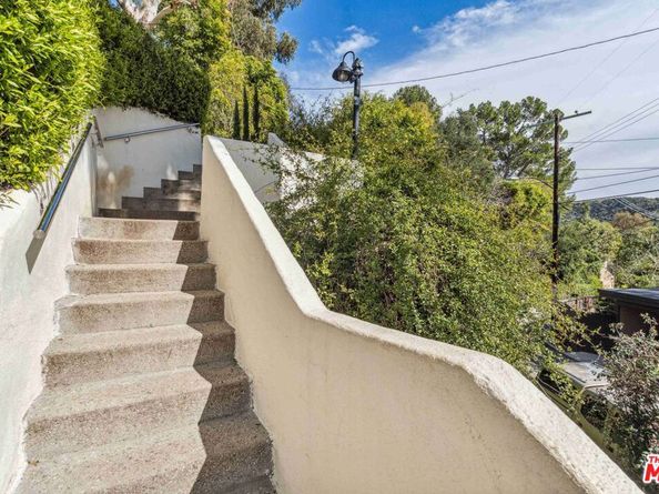 10037 Reevesbury Drive, Beverly Hills CA 90210