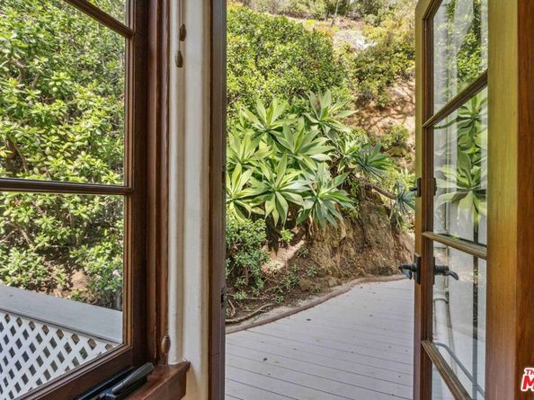 10037 Reevesbury Drive, Beverly Hills CA 90210