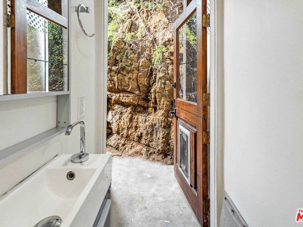 10037 Reevesbury Drive, Beverly Hills CA 90210