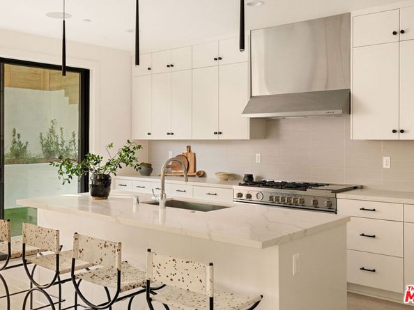1615 N Coronado Street, Los Angeles CA 90026